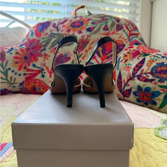 LOFT Perforated Brown and Black Heels - Picture 4 of 5